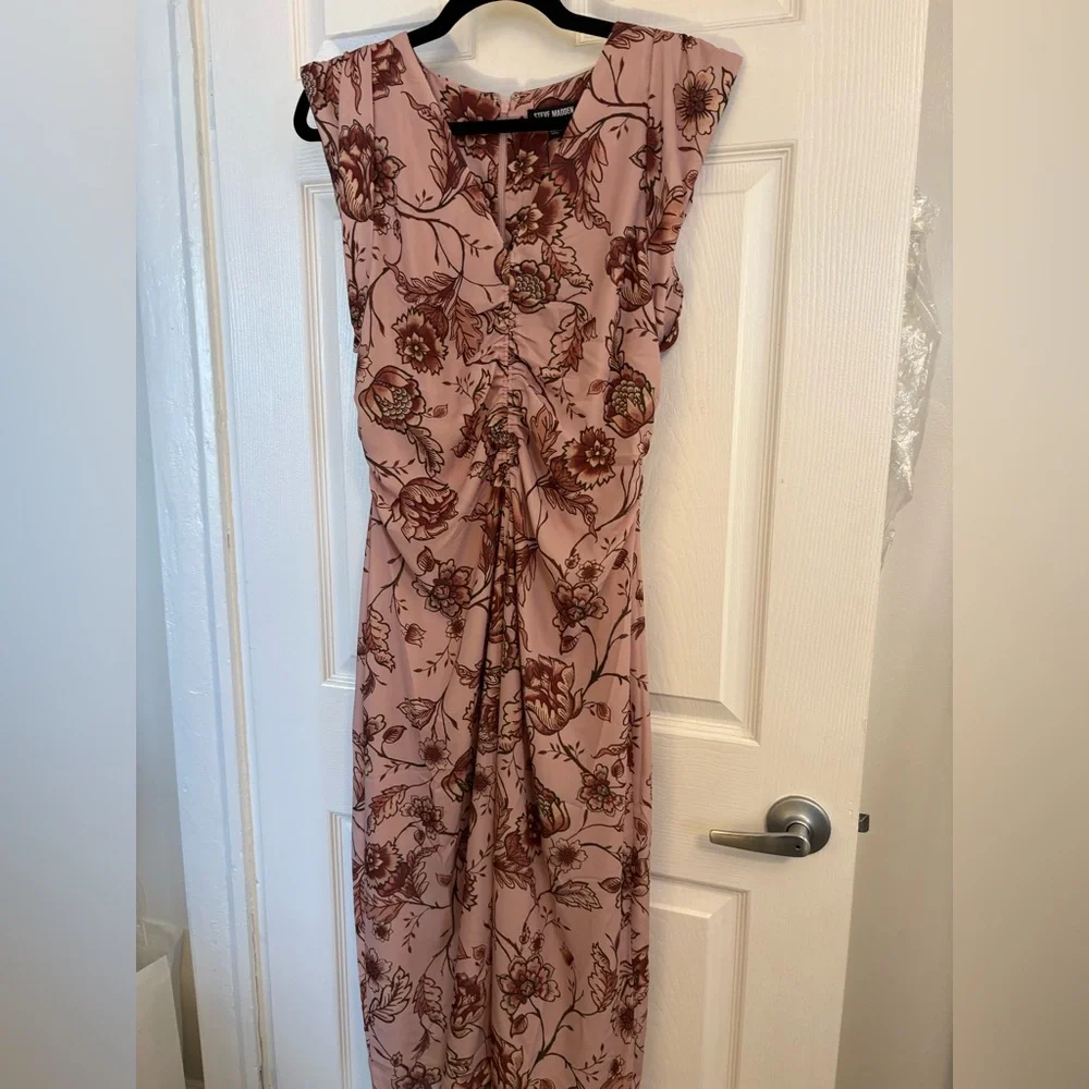 NWT Steve Madden Floral Midi Dress Pink Ruched Front V-Neck CapSleeve Size M $99